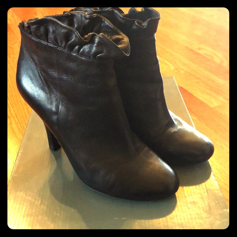 Me Too black leather booties